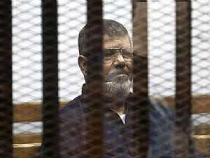 اليوم.. استئناف محاكمة "مرسي" في "اقتحام السجون"