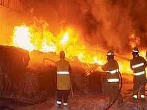 انفجار 3 براميل "تينر" جراء حريق مصنع دهانات 6 أكتوبر