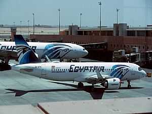 طائرة مصرية تتعرض لحادث في تونس