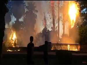 فيديو.. اللقطات الأولى لحريق هائل بكورنيش النيل