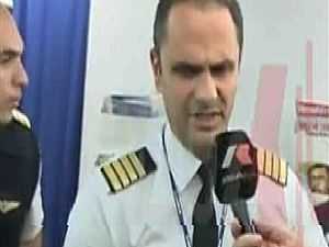 بالفيديو.. قائد طائرة مصر للطيران يكشف مطالب «الخاطف» قبل القبض عليه