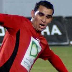 عيد يركل لاعب جزائري ويشعل "معركة" بعد خسارة اللقب العسكري