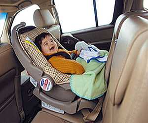 مقاعد الأطفال الصحيحة.. سبيلك لتأمين الصغار في السيارة