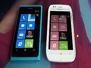  : Nokia Lumia 800 vs Nokia Lumia 710