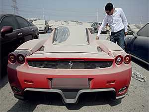 شرطة دبي تستعد لبيع سيارات نادرة قيد الحجز